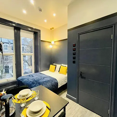 London 39 Blue House Luxury Ensuite Ideal For Tourists
